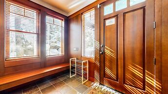 Timbers #10 4 Bedrooms Townhouse by RedAwning