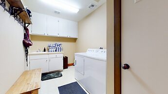 Timbers #10 4 Bedrooms Townhouse by RedAwning