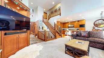 Timbers #10 4 Bedrooms Townhouse by RedAwning