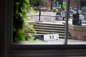 Lock Keepers Cottage - Detached House in the City