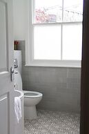 Lock Keepers Cottage - Detached House in the City