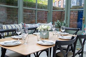 Lock Keepers Cottage - Detached House in the City