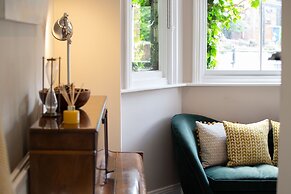 Lock Keepers Cottage - Detached House in the City