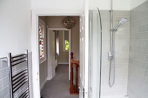 Lock Keepers Cottage - Detached House in the City