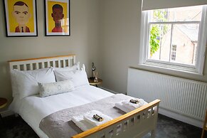 Lock Keepers Cottage - Detached House in the City