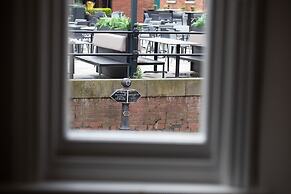 Lock Keepers Cottage - Detached House in the City