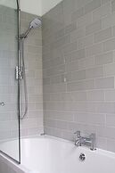 Lock Keepers Cottage - Detached House in the City