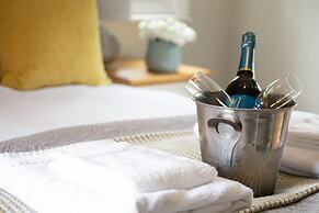 Lock Keepers Cottage - Detached House in the City