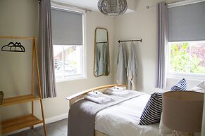 Lock Keepers Cottage - Detached House in the City