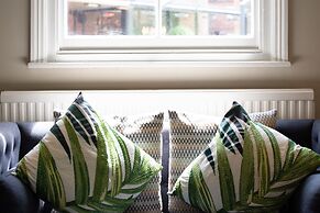 Lock Keepers Cottage - Detached House in the City