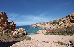 Beautiful Apartment in Trinita´d´agultu OT With 1 Bedrooms, Wifi and O