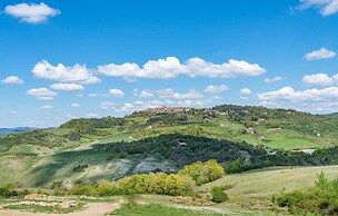 Stunning Apartment in Radicondoli With Outdoor Swimming Pool, Wifi and