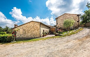 Stunning Apartment in Radicondoli With Outdoor Swimming Pool, Wifi and