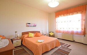 Nice Apartment in Capezzano Pianore With 3 Bedrooms and Wifi