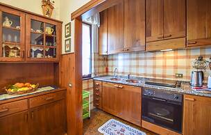 Nice Apartment in Capezzano Pianore With 3 Bedrooms and Wifi