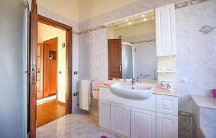 Nice Apartment in Capezzano Pianore With 3 Bedrooms and Wifi