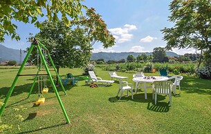 Nice Apartment in Capezzano Pianore With 3 Bedrooms and Wifi