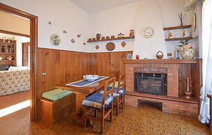 Nice Apartment in Capezzano Pianore With 3 Bedrooms and Wifi