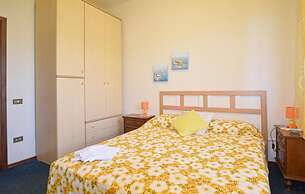 Nice Apartment in Capezzano Pianore With 3 Bedrooms and Wifi