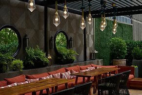 The Starling Atlanta Midtown, Curio Collection by Hilton