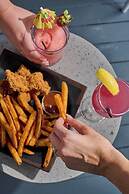 The Starling Atlanta Midtown, Curio Collection by Hilton