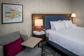Hampton Inn & Suites Huntington Downtown