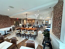 Hampton Inn & Suites Huntington Downtown