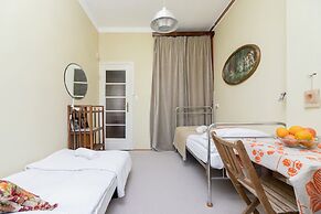 Retro Apartment Skawinska by Renters