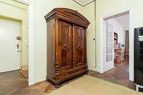 Retro Apartment Skawinska by Renters