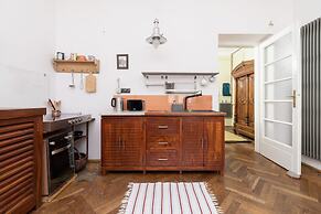Retro Apartment Skawinska by Renters