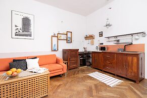Retro Apartment Skawinska by Renters