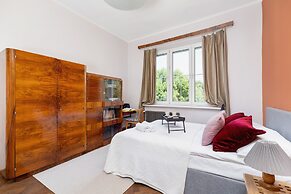 Retro Apartment Skawinska by Renters