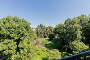 Retro Apartment Skawinska by Renters