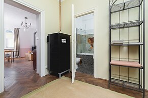 Retro Apartment Skawinska by Renters