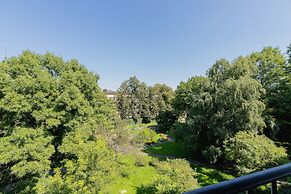 Retro Apartment Skawinska by Renters