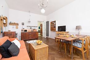Retro Apartment Skawinska by Renters