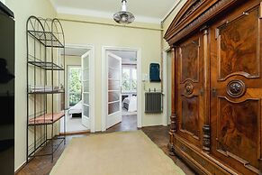 Retro Apartment Skawinska by Renters