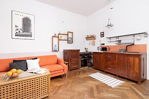 Retro Apartment Skawinska by Renters