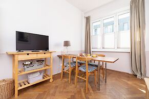Retro Apartment Skawinska by Renters