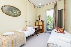Retro Apartment Skawinska by Renters