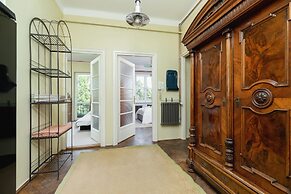 Retro Apartment Skawinska by Renters