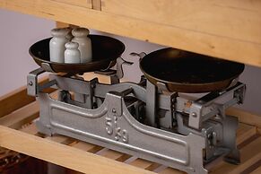 Retro Apartment Skawinska by Renters