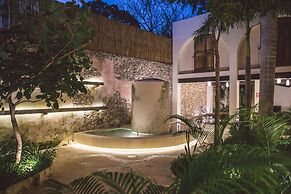 TreeHouse Boutique Hotel - Adults Only