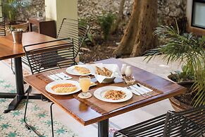 TreeHouse Boutique Hotel - Adults Only