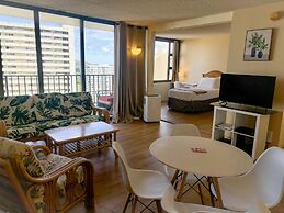 Waikiki Banyan 2111a 1 Bedroom Condo by RedAwning