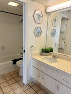 Waikiki Banyan 2111a 1 Bedroom Condo by RedAwning