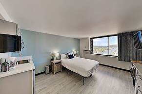 Hawaiian Monarch 2010 Condo by RedAwning