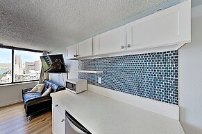 Hawaiian Monarch 2108 Condo by RedAwning