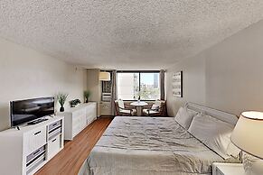 Hawaiian Monarch 916 Condo by RedAwning