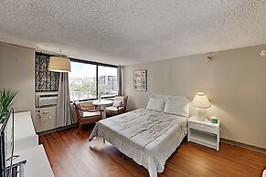 Hawaiian Monarch 916 Condo by RedAwning